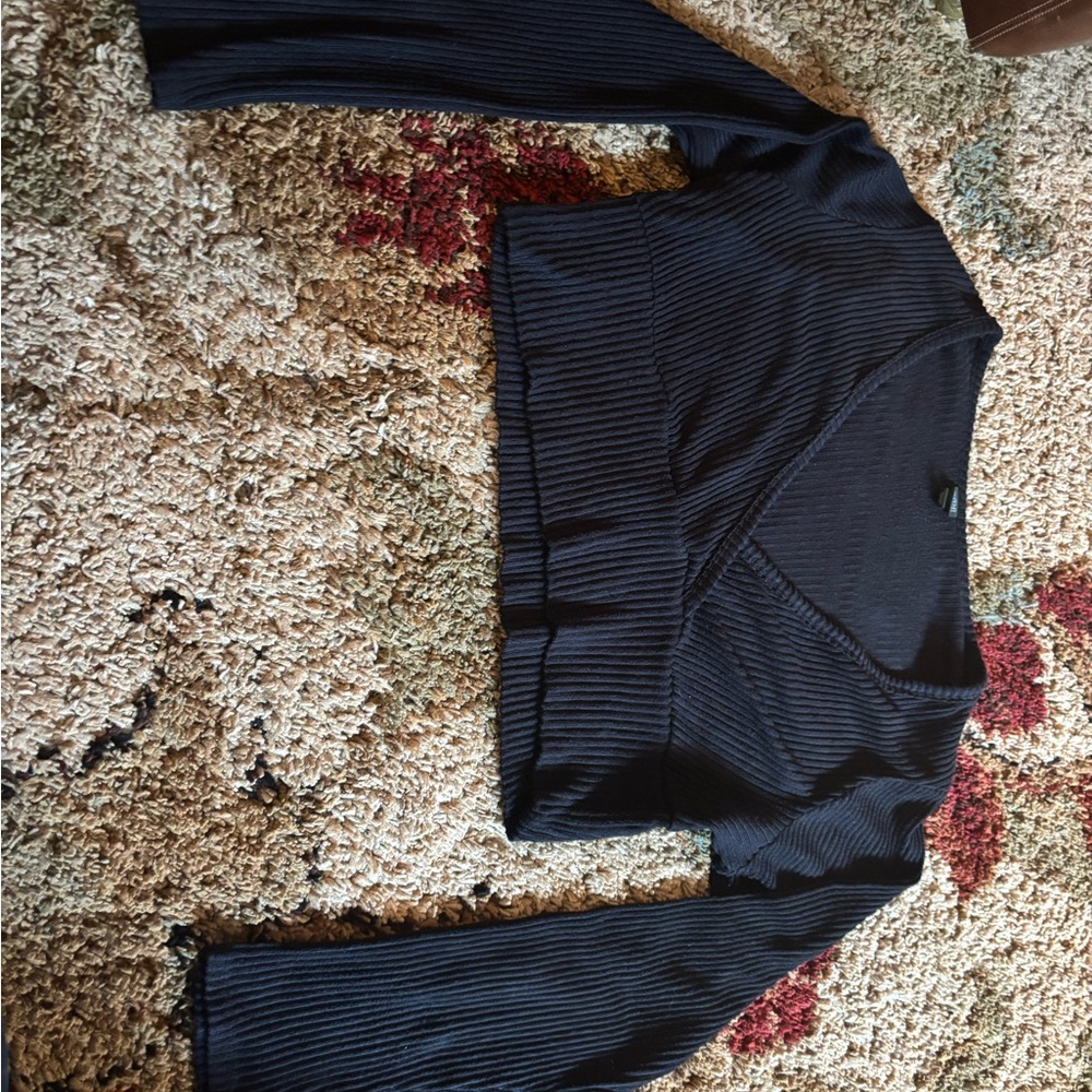 Wild Fable cropped long sleeve shirt